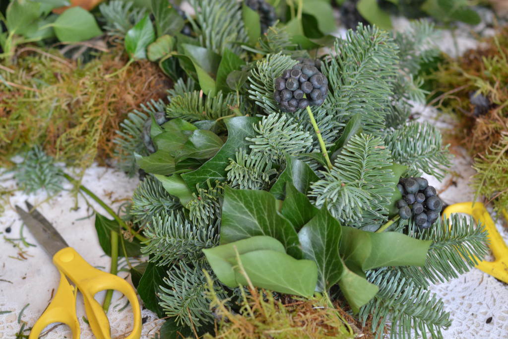 Ivy and Pine wreath making class